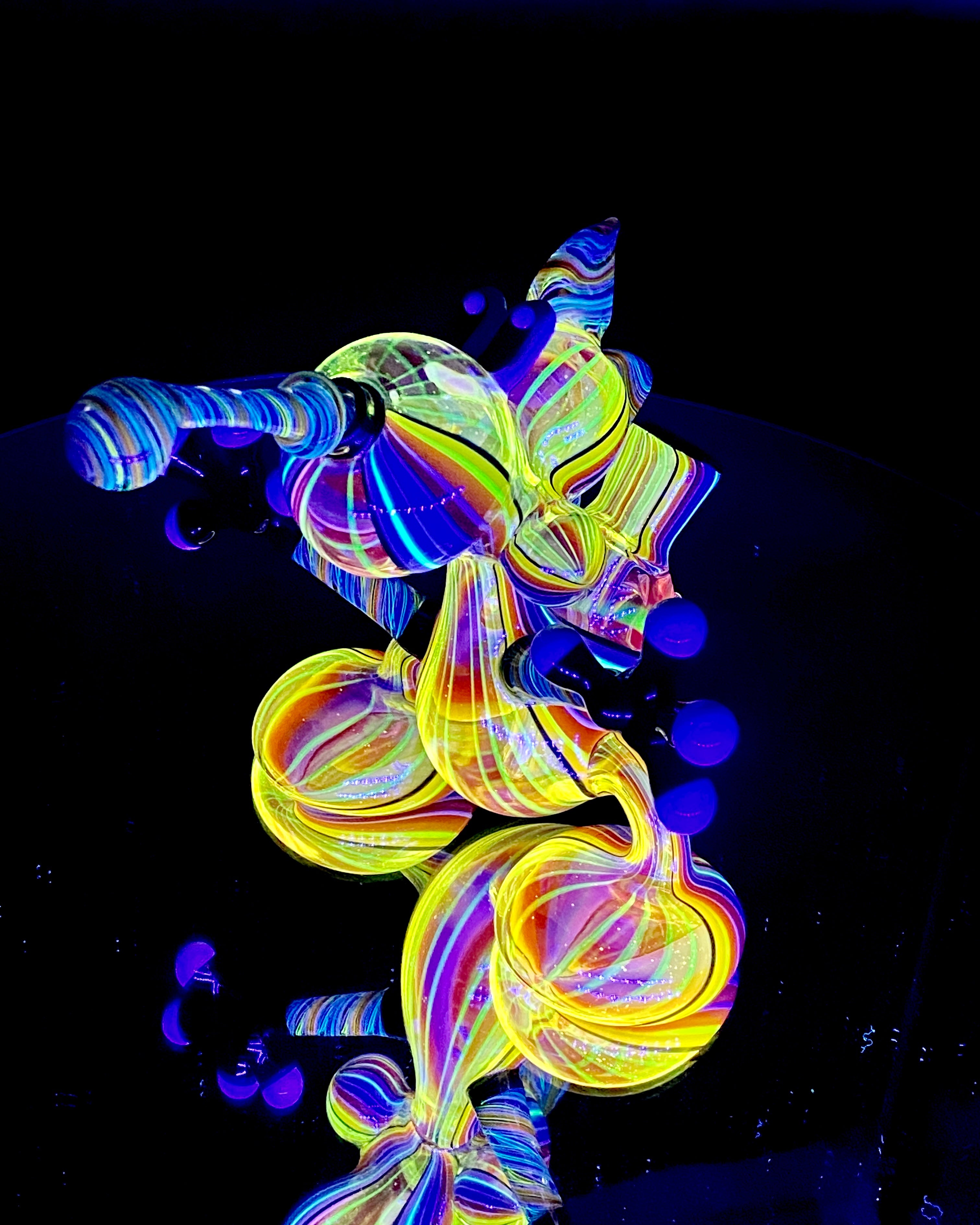 Lee Machine x Global Glassworks Collab Full UV Yoshi 14mm - TheSmokeyMcPotz Collection