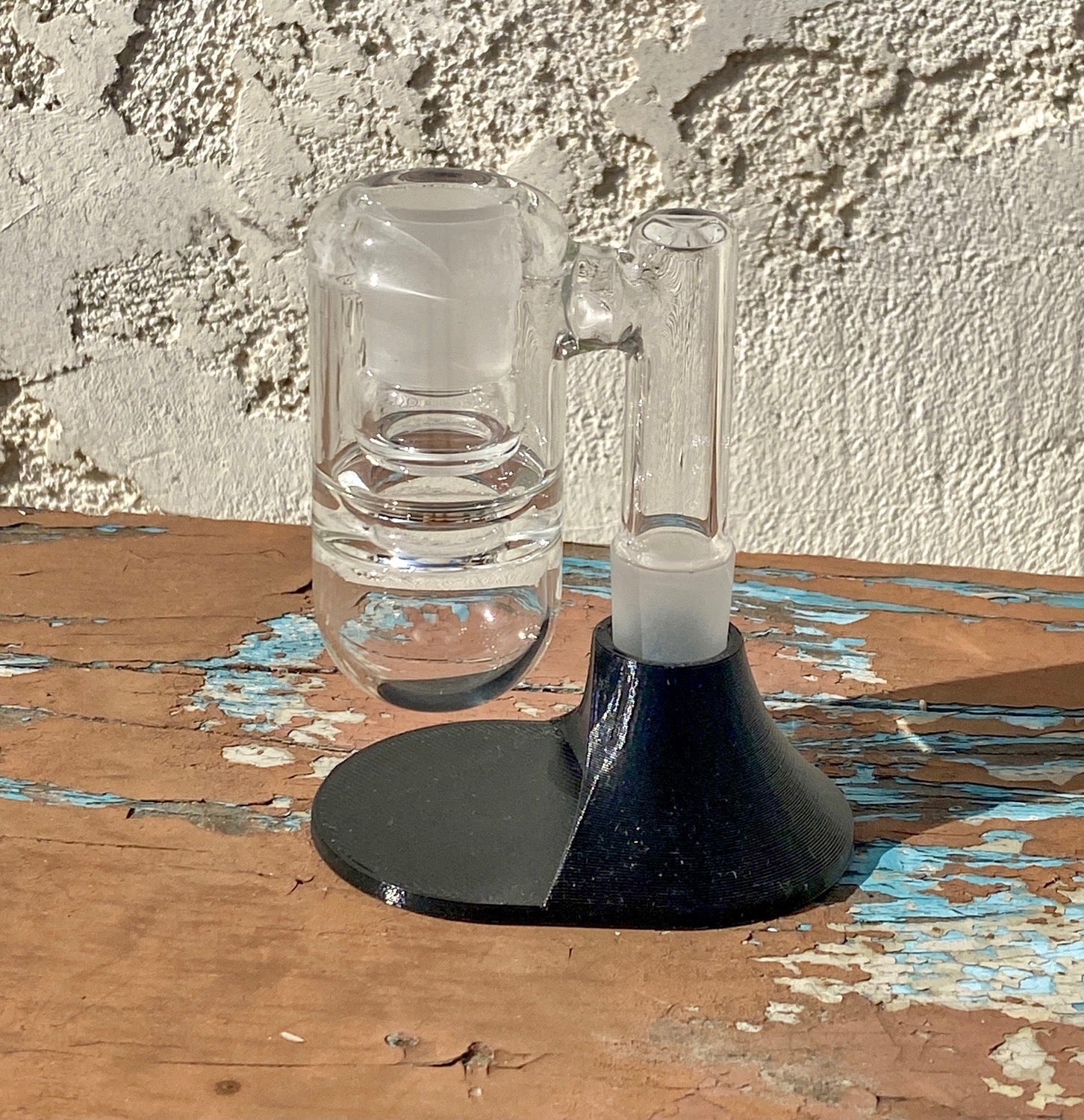 Solid State Concepts 18mm 90 Degree Dry Ash Catcher w- Stand - TheSmokeyMcPotz Collection