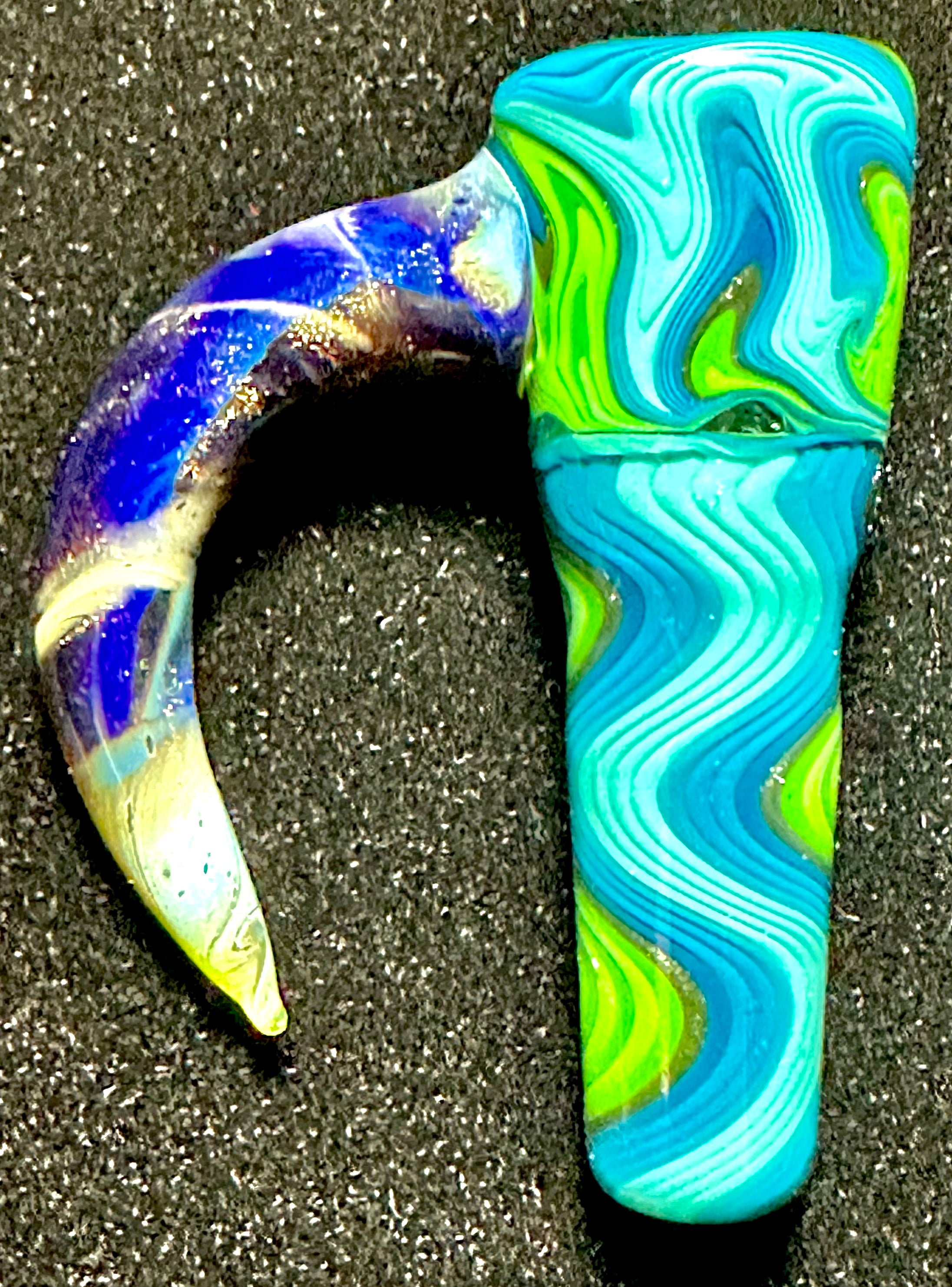 DZ Glass 14mm Fully Worked Wigwag with Color Horn