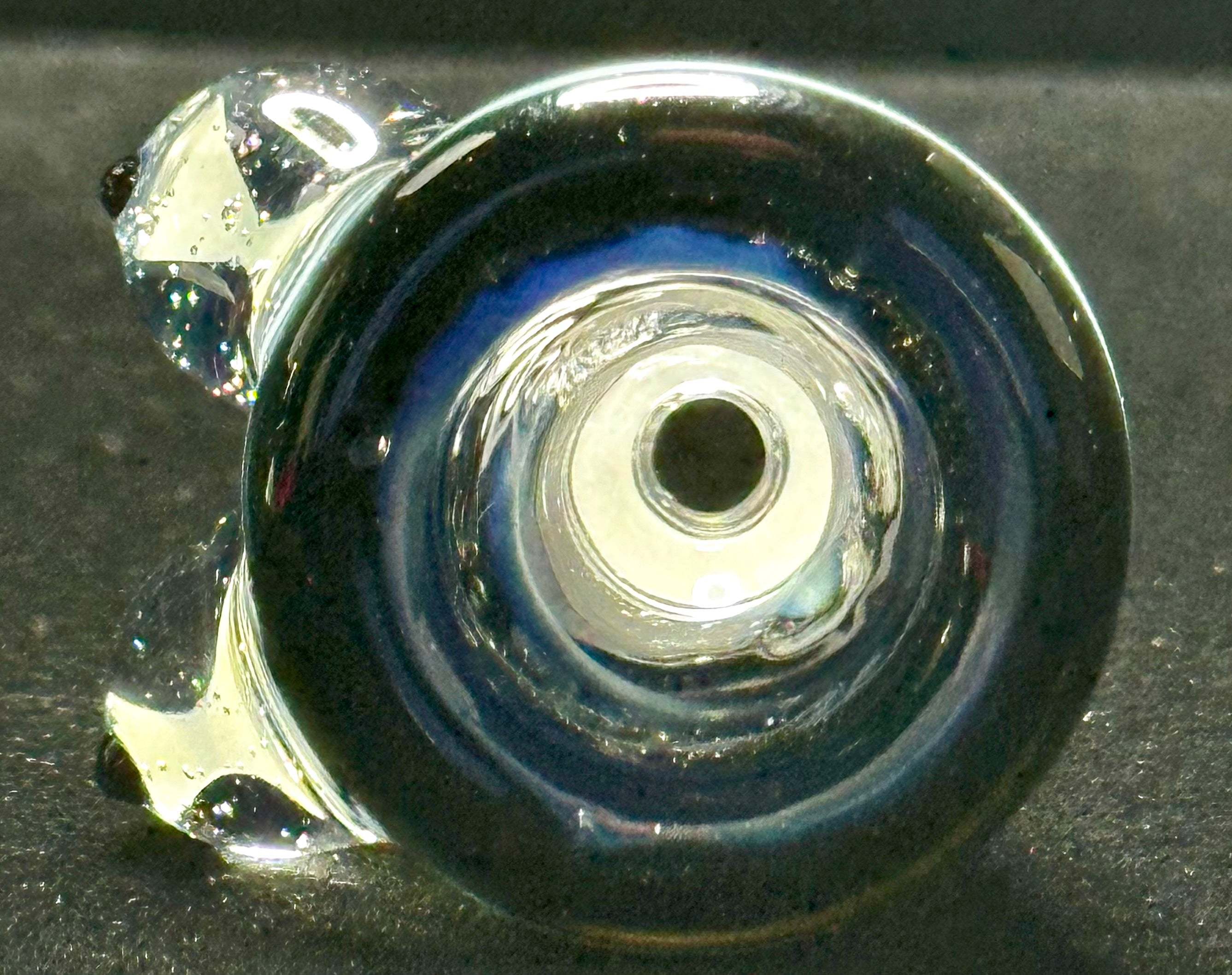 Titz Glass 18mm UV Linework Single Hole Slide