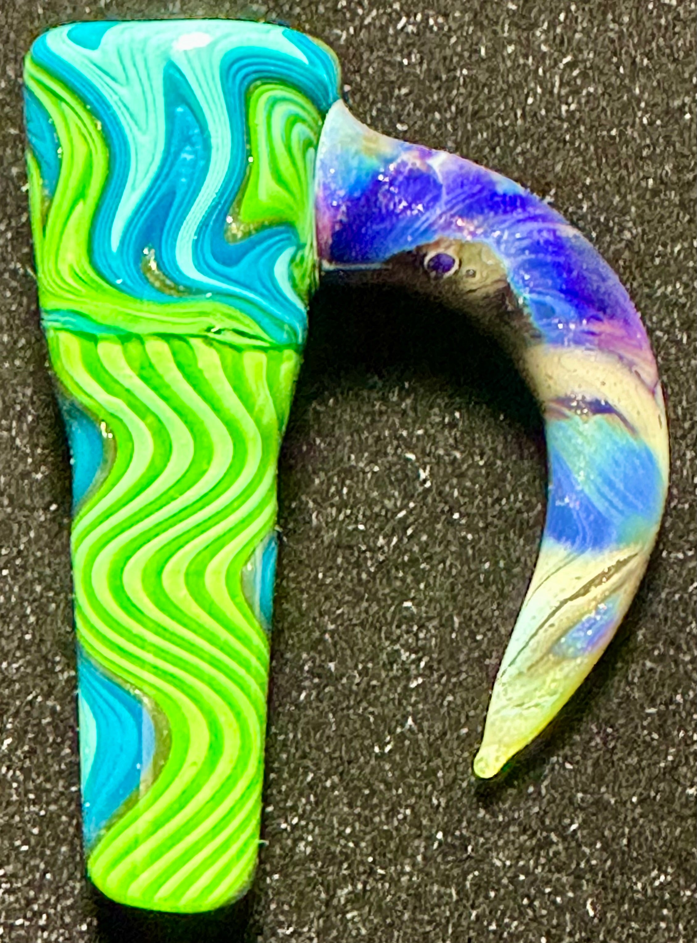 DZ Glass 14mm Fully Worked Wigwag with Color Horn #1