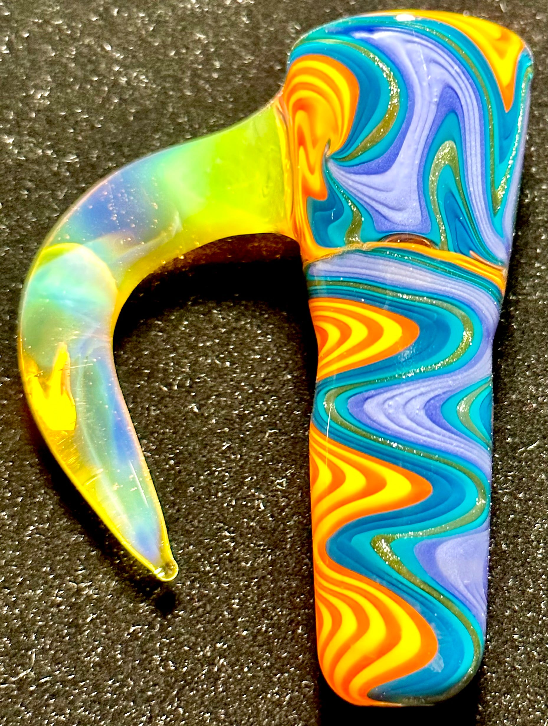 DZ Glass 18mm Fully Worked Wigwag with Color Horn #1
