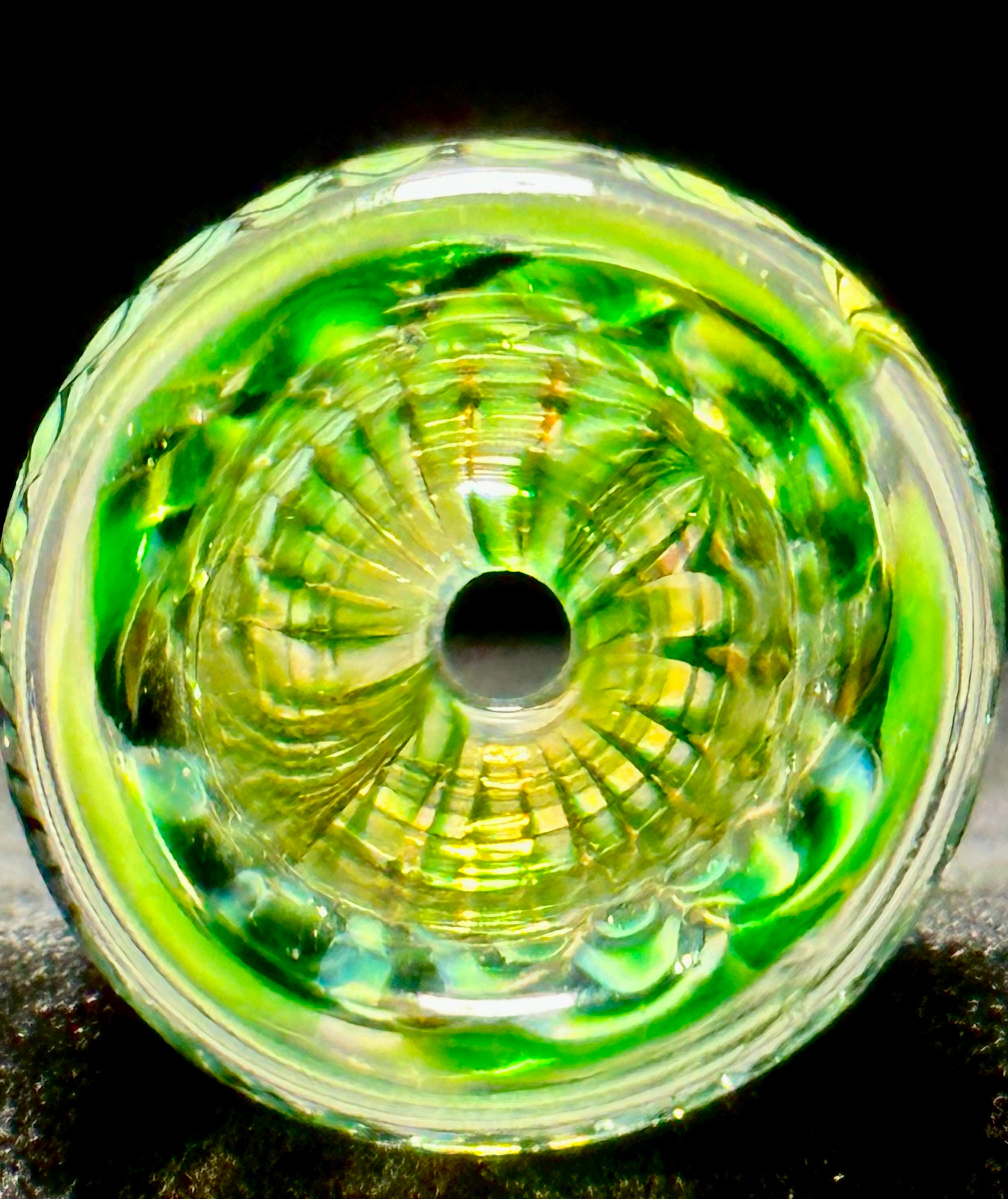Dosh World 18mm Single Hole Green Fumed Slide